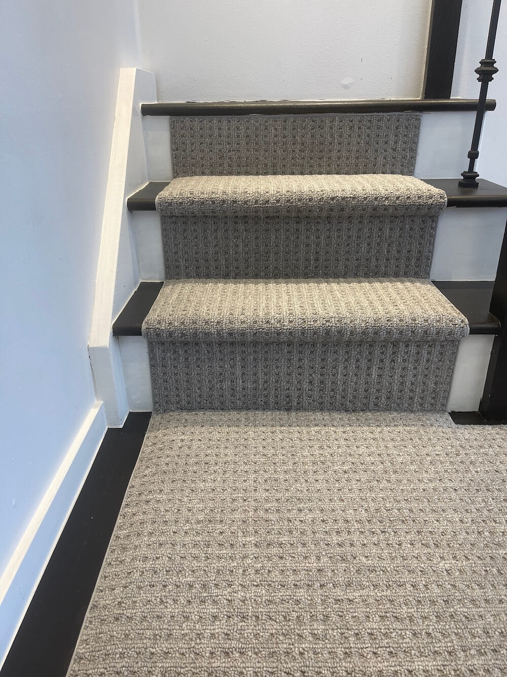 Boloria Windsor Gray Stair Runner